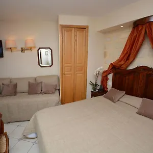 Familia 2*, Paris France